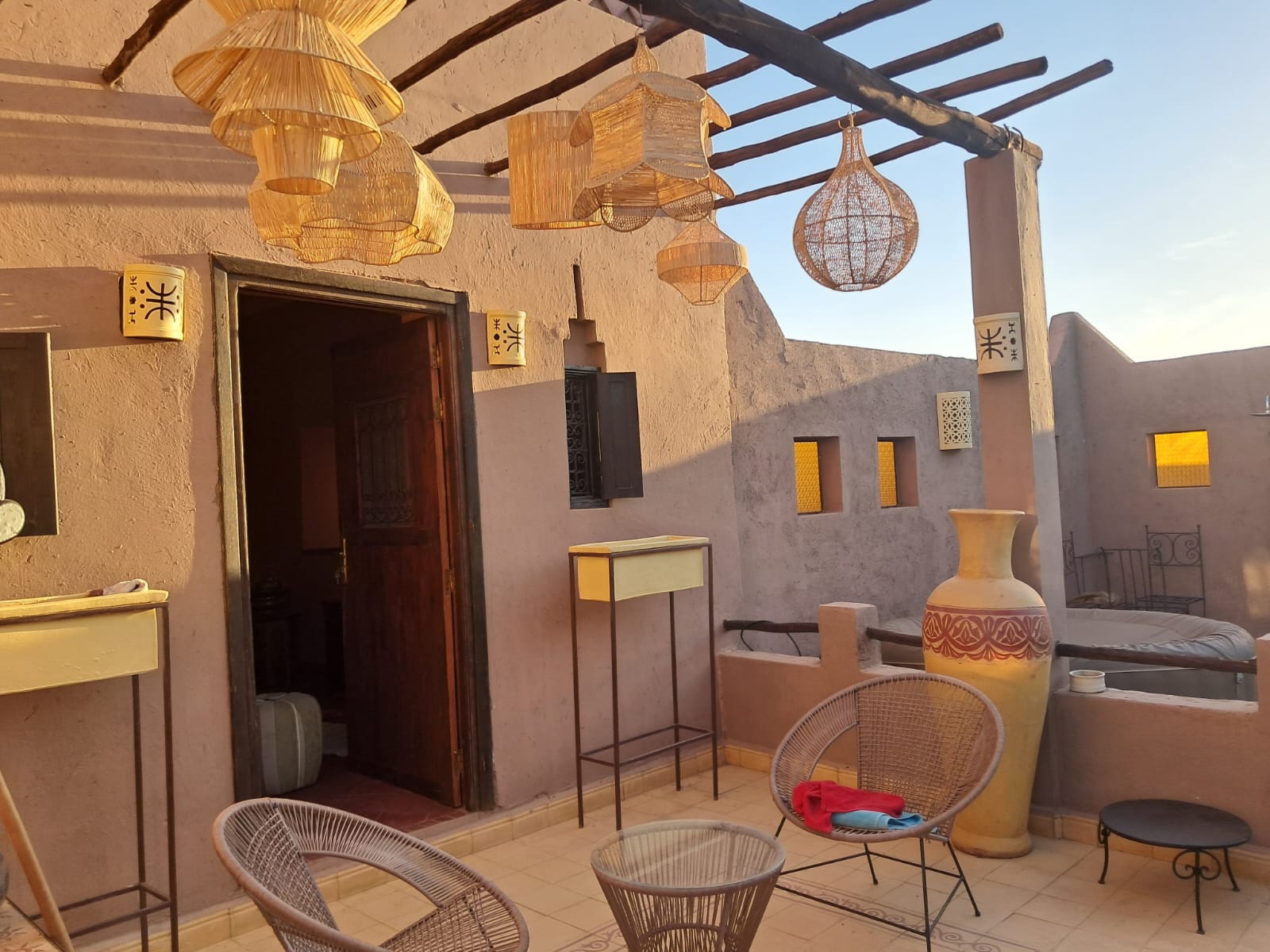 Vente :  magnifique villa traditionnelle, Marrakech , Route ourika ( VNA) obtenue .  — miniature 11