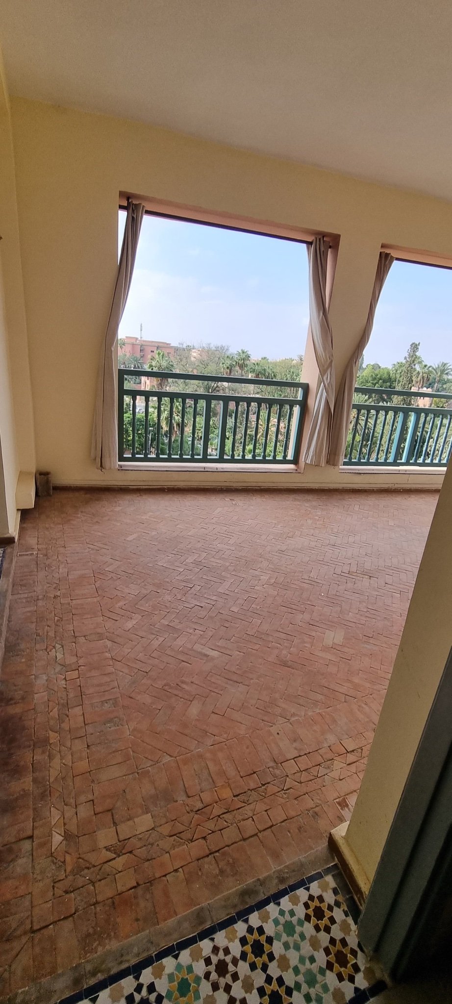 Location longue durée : Grand appartement ( vide ) , 5eme étage, quartier hivernage , Marrakech  — miniature 8