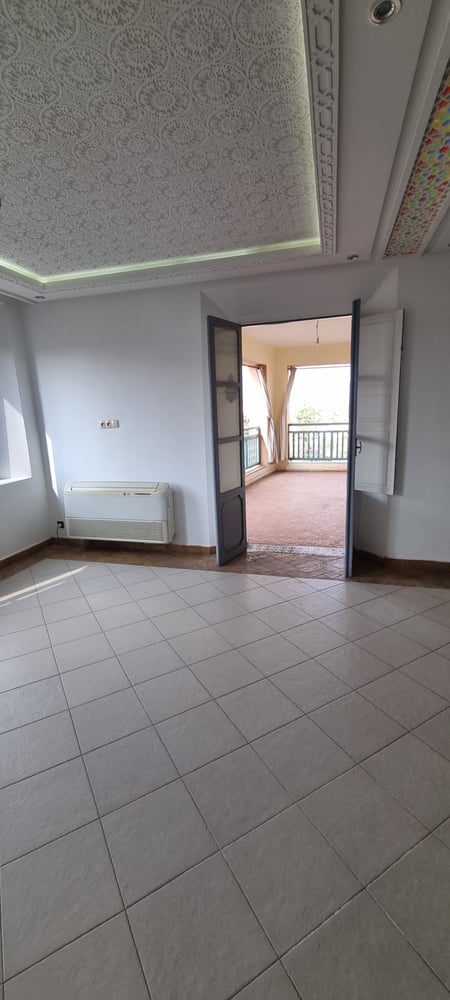 Location longue durée : Grand appartement ( vide ) , 5eme étage, quartier hivernage , Marrakech  — photo 3