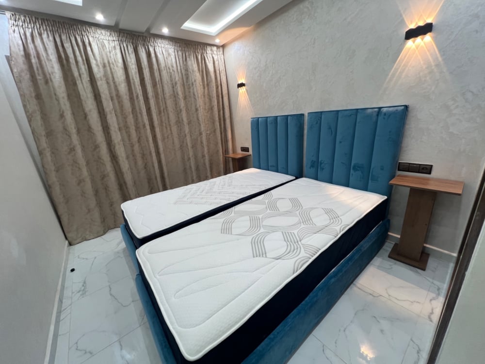 Location longue durée : appartement meublé 3 ch., 90 m², Victor Hugo, Guéliz, Marrakech — photo 12