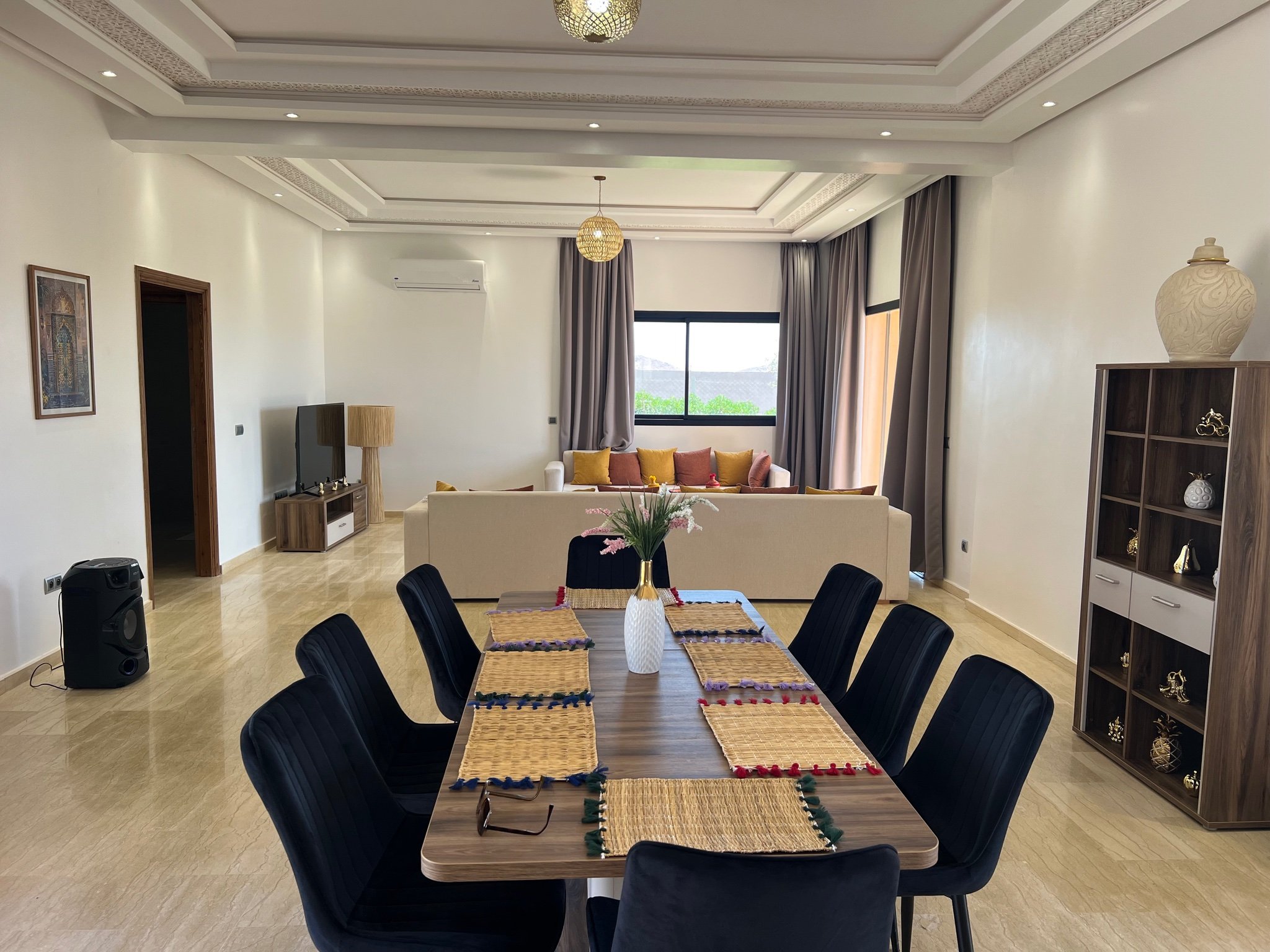 Location saisonnière : Villa moderne parc de 2ha , 4 suites , borrous , route de la foret , Marrakech  — miniature 9