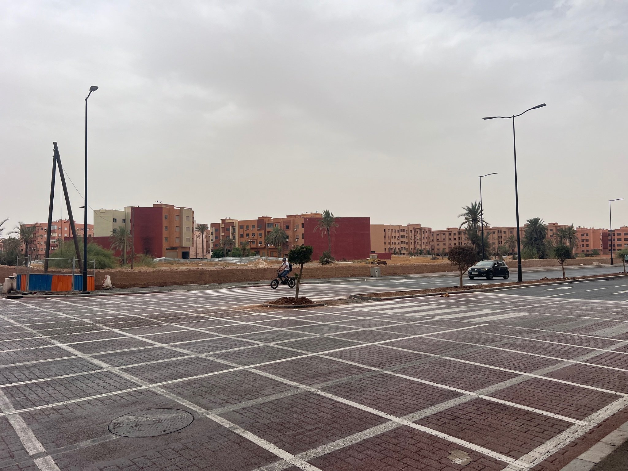 Vente / Achat : Terrain zone imleuble ( R+5) , quartier semlalia , Marrakech  — miniature 5