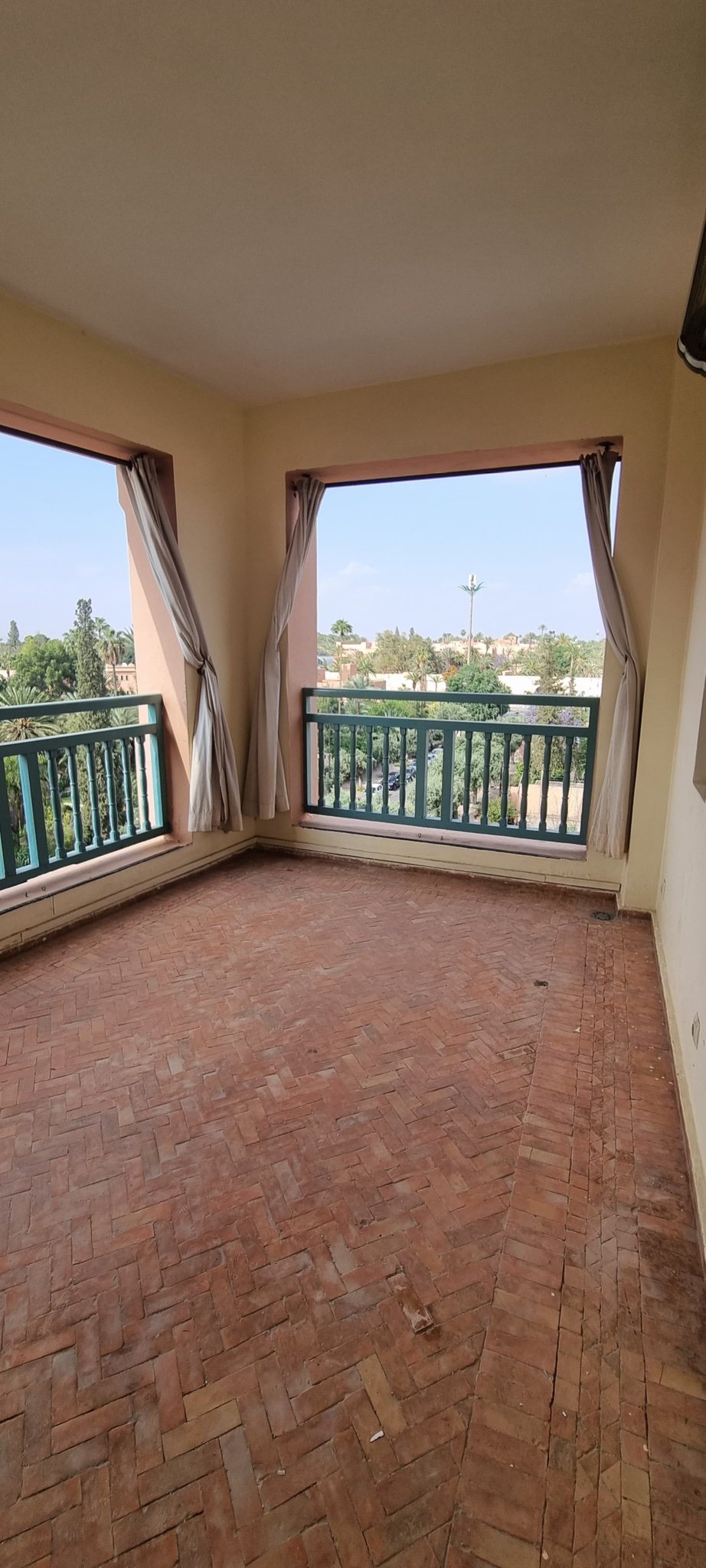 Location longue durée : Grand appartement ( vide ) , 5eme étage, quartier hivernage , Marrakech  — miniature 2