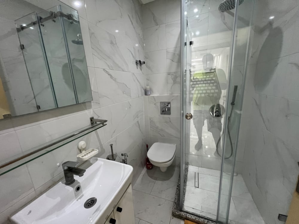 Location longue durée : appartement meublé 3 ch., 90 m², Victor Hugo, Guéliz, Marrakech — photo 9