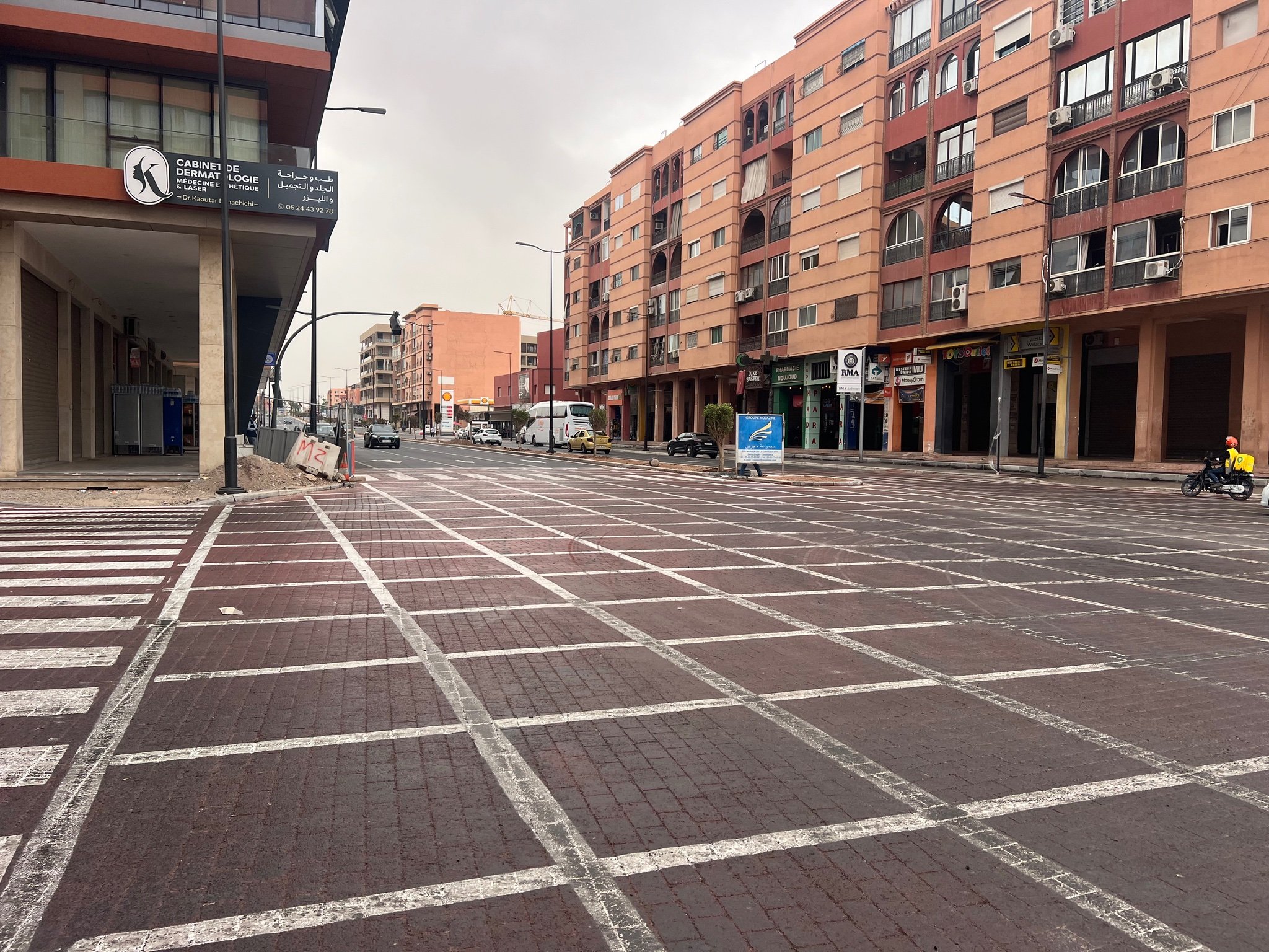 Vente / Achat : Terrain zone imleuble ( R+5) , quartier semlalia , Marrakech  — miniature 3