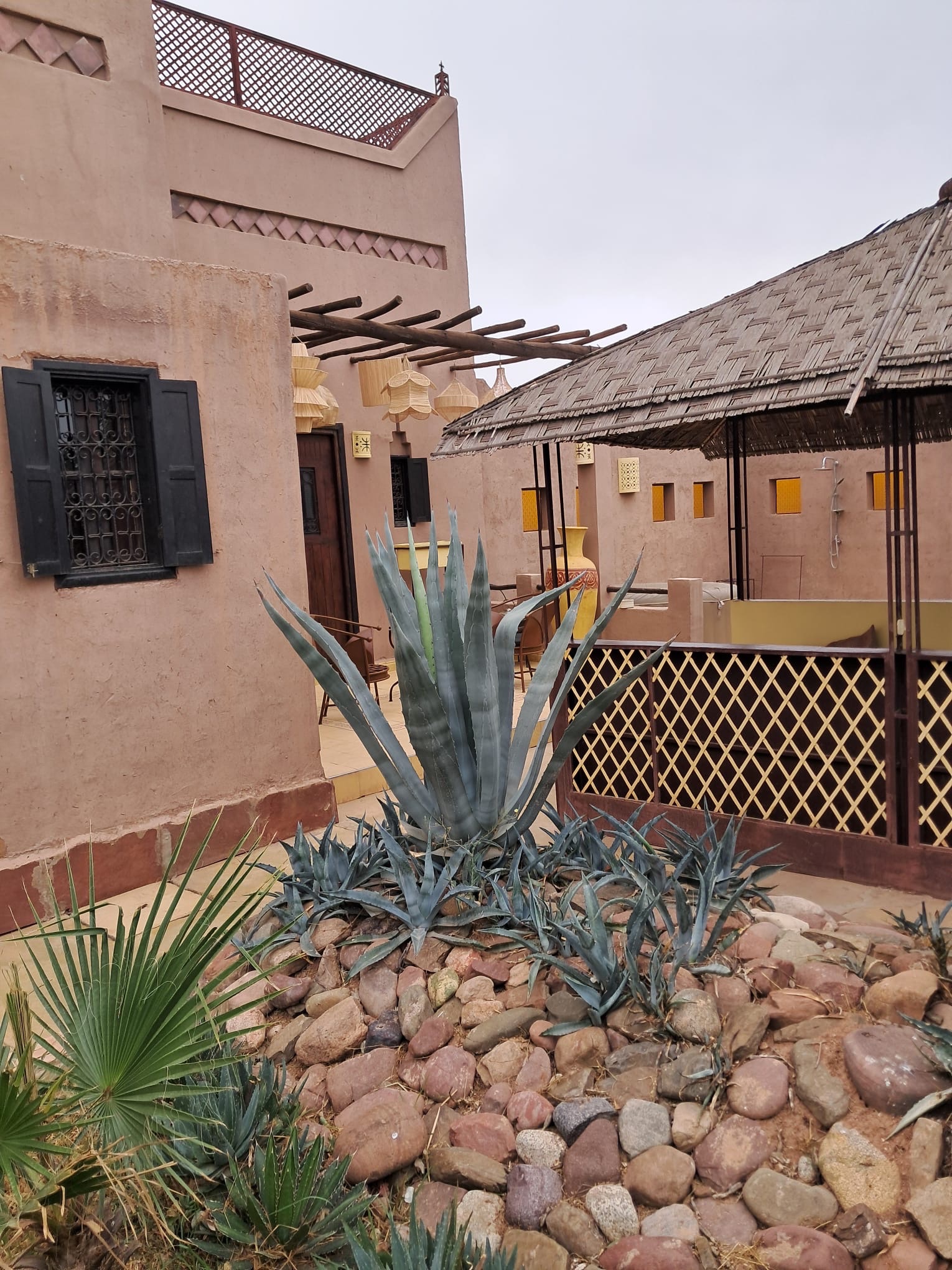 Vente :  magnifique villa traditionnelle, Marrakech , Route ourika ( VNA) obtenue .  — miniature 6