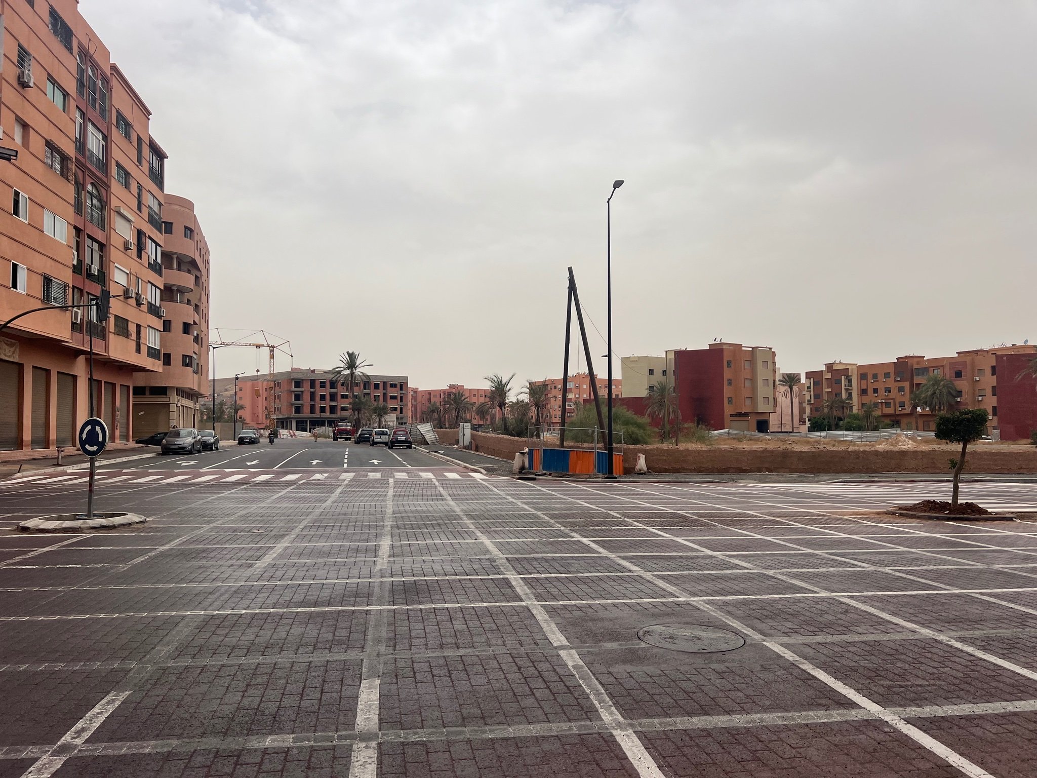 Vente / Achat : Terrain zone imleuble ( R+5) , quartier semlalia , Marrakech  — miniature 2