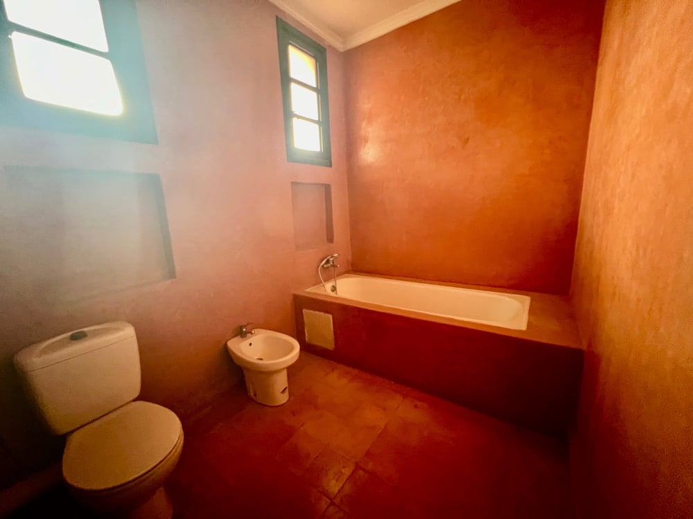 Location longue durée : Grande maison avec piscine , quartier riad salam , route de Casablanca, Marrakech  — photo 14