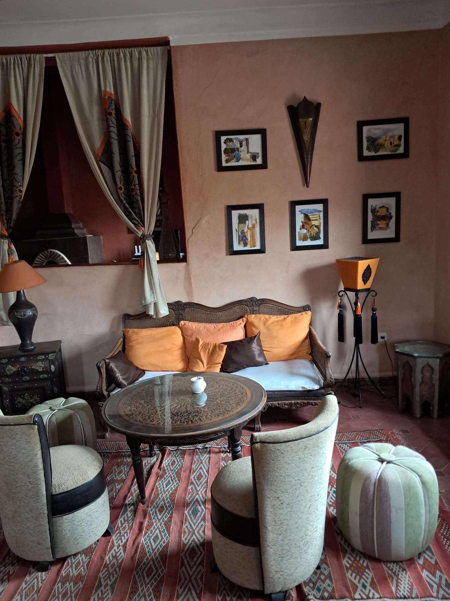 Vente :  magnifique villa traditionnelle, Marrakech , Route ourika ( VNA) obtenue .  — miniature 9