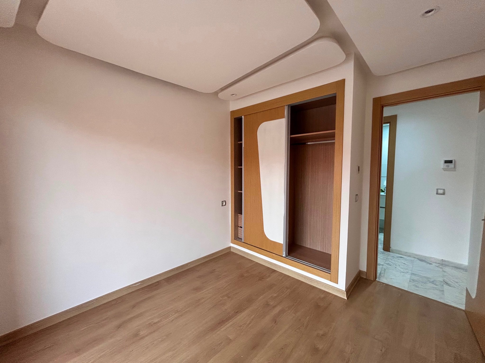 Location longue durée : bel appartement vide , 90 m , boulevard mohamed 6 Agdal , Marrakech  — miniature 9