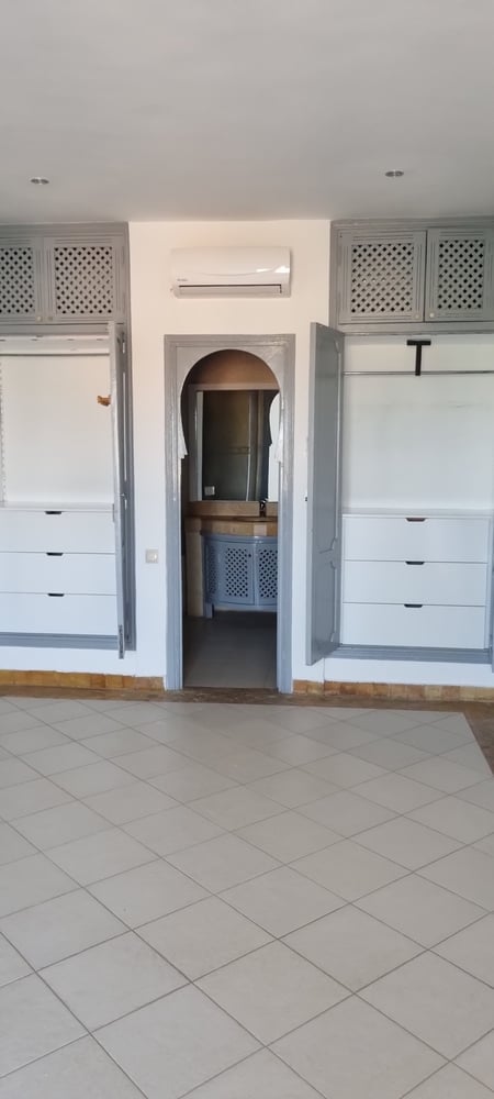 Location longue durée : Grand appartement ( vide ) , 5eme étage, quartier hivernage , Marrakech  — photo 20