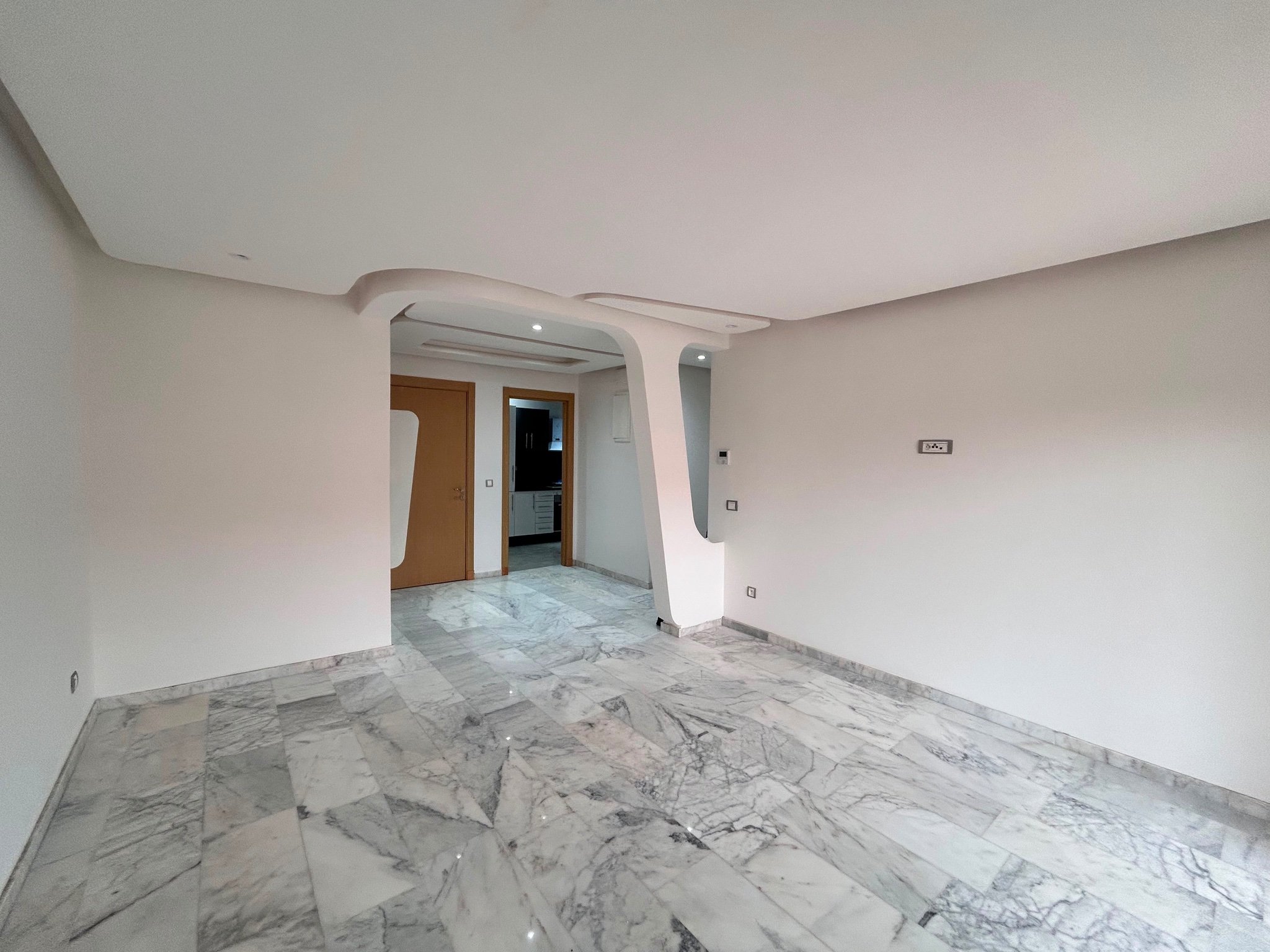 Location longue durée : bel appartement vide , 90 m , boulevard mohamed 6 Agdal , Marrakech  — miniature 4