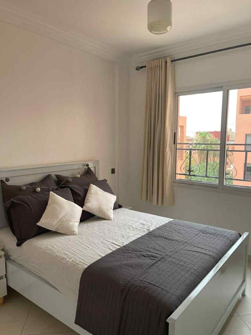 Location longue durée : appartement meublé 2 ch., 90 m², Guéliz, Marrakech — miniature 2