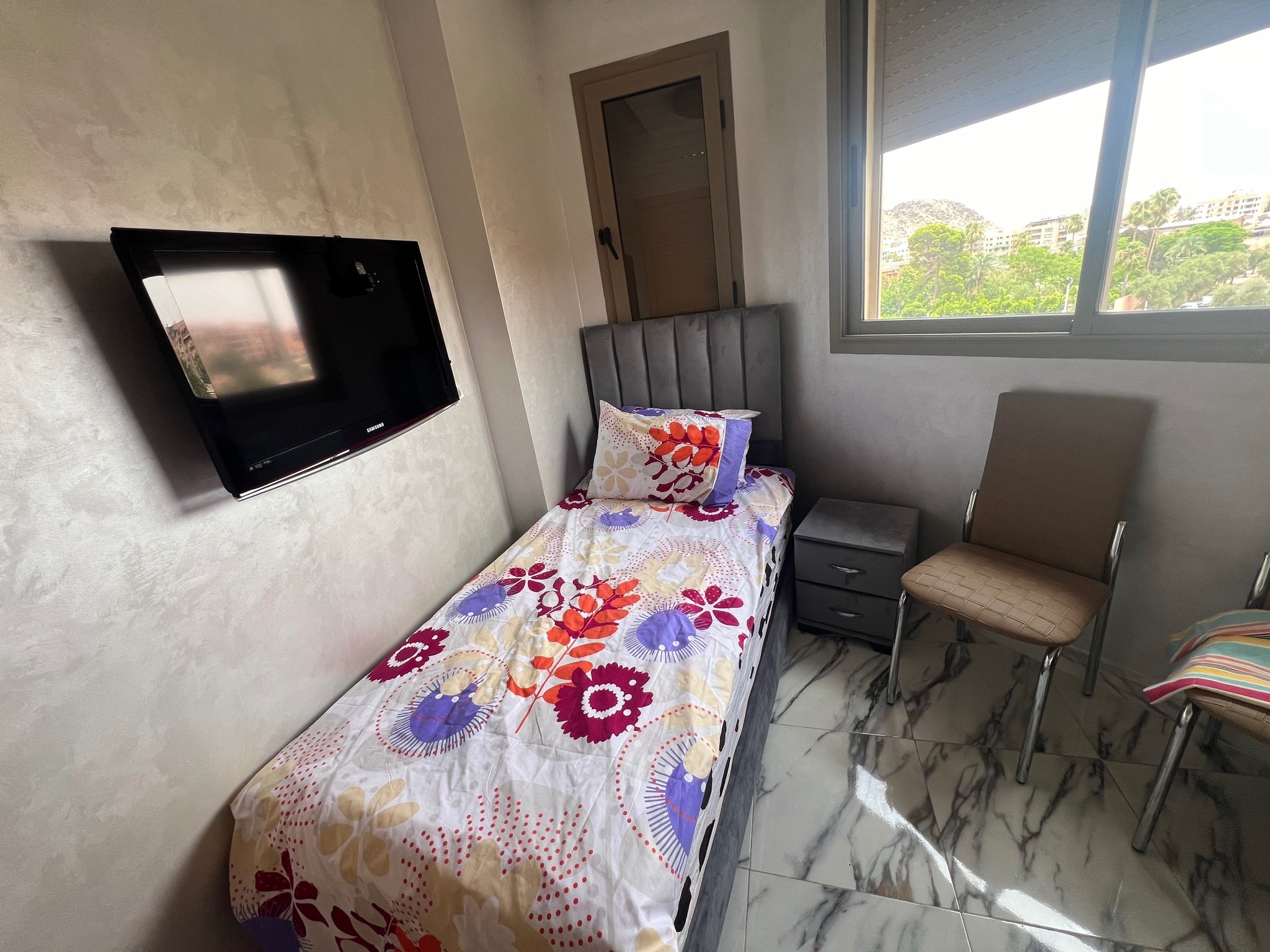 À louer : joli petit appartement bien meublé, quartier Victor Hugo, Marrakech , Gueliz.  — miniature 9