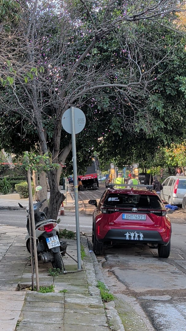 Κλειστός ο δρόμος Κυδωνιων, Νεα Σμύρνη 