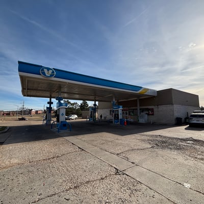 Valero Gas Station & C-Store — Business + Real Estate | Holly Springs, MS