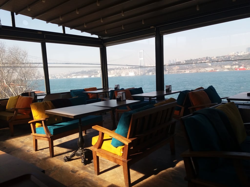 Beylerbeyi delfino cafe