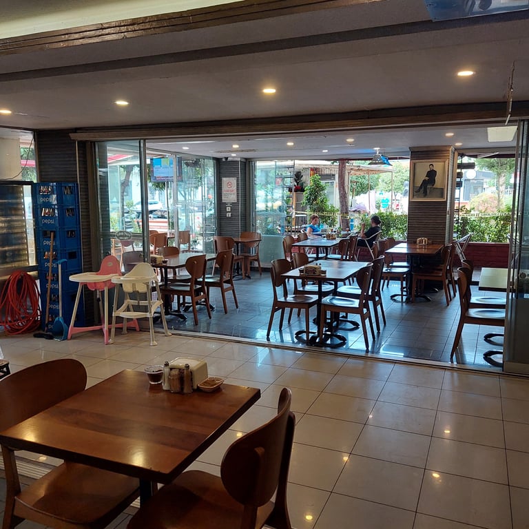 Uğur Paça Salonu