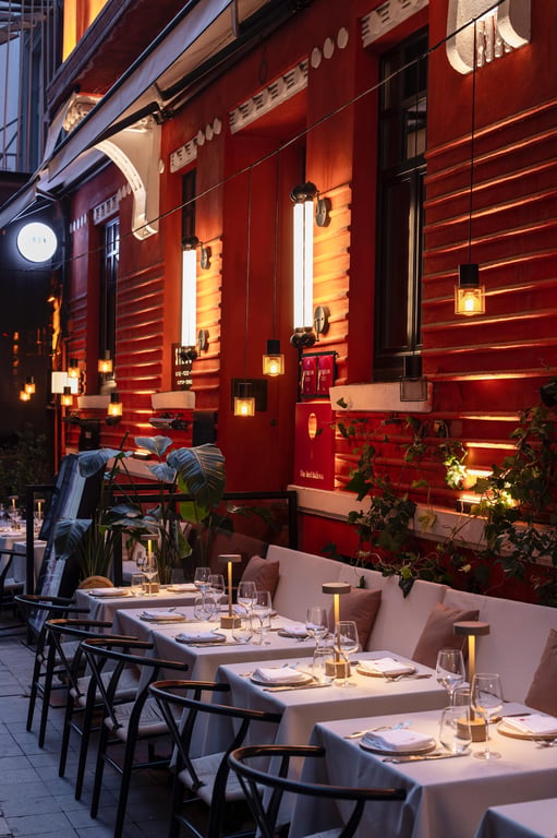 The Red Balloon Restoran & Bar