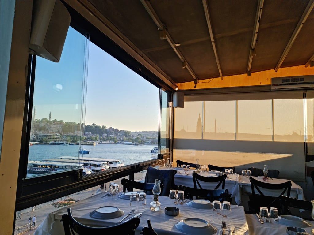 Karaköy Dem Meyhanesi