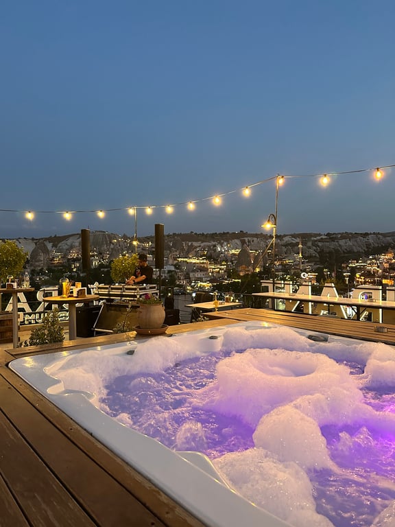 Cratus Premium Restaurant & Lounge