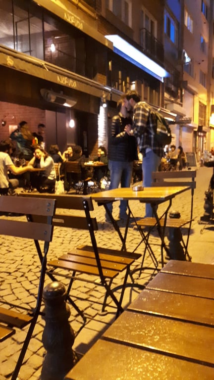 Neruda Pub