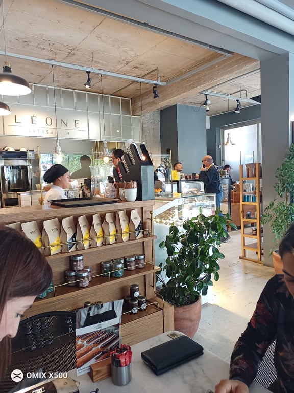Léone Patisserie & Boulangerie URLA