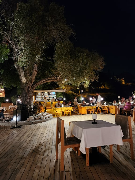 Mayikas Restaurant