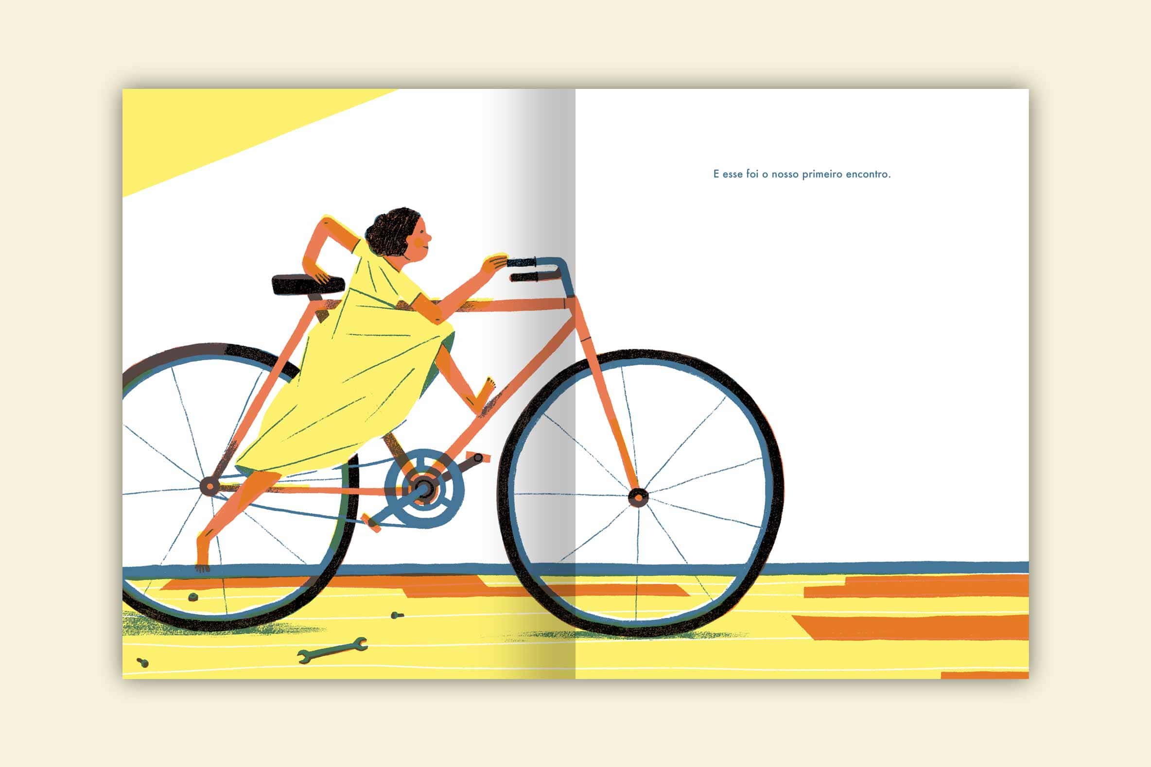 menina pedalando bicicleta dentro de casa com vestido amarelo eu alfonsina editora via ludica