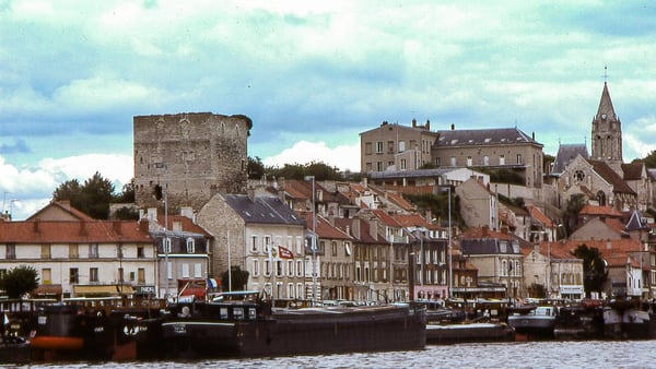 Conflans-Sainte-Honorine Cruise Port: Expert Guide & Tips