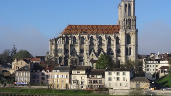 Mantes-la-Jolie Cruise Port: Shore Excursions & Expert Guide