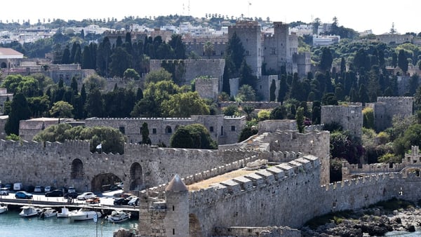 Rhodes France Barge Port: Sainte-Croix & Expert Canal Guide