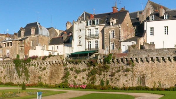Vannes Cruise Port Guide: Shore Excursions & Expert Advice