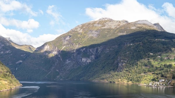 Geiranger Cruise Port: Shore Excursions & Expert Guide