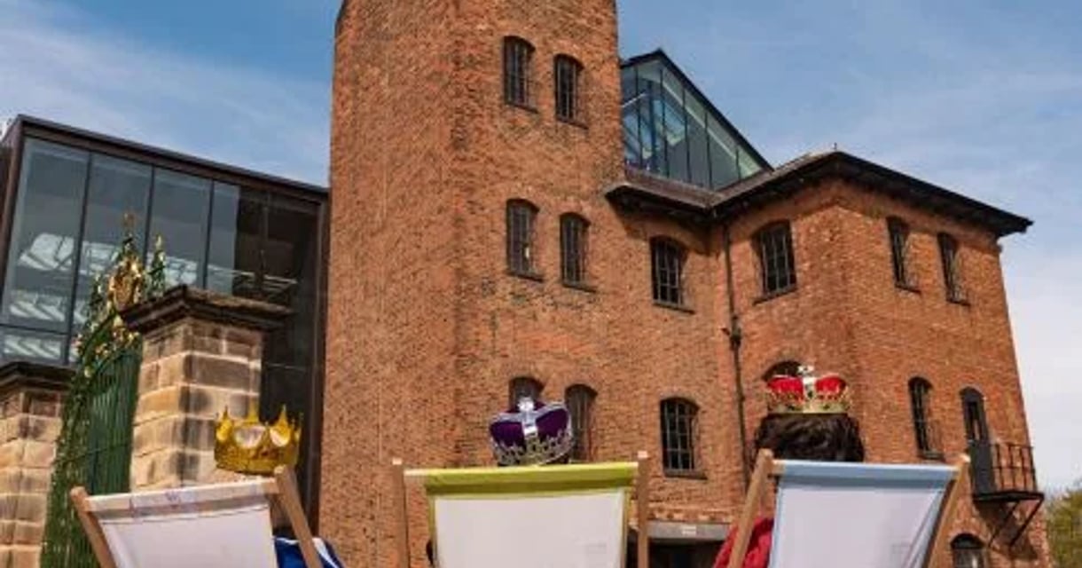 A Right Royal Knees Up!