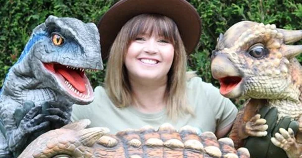 Big Family Read dinosaur workshop with The Lowe Ranger