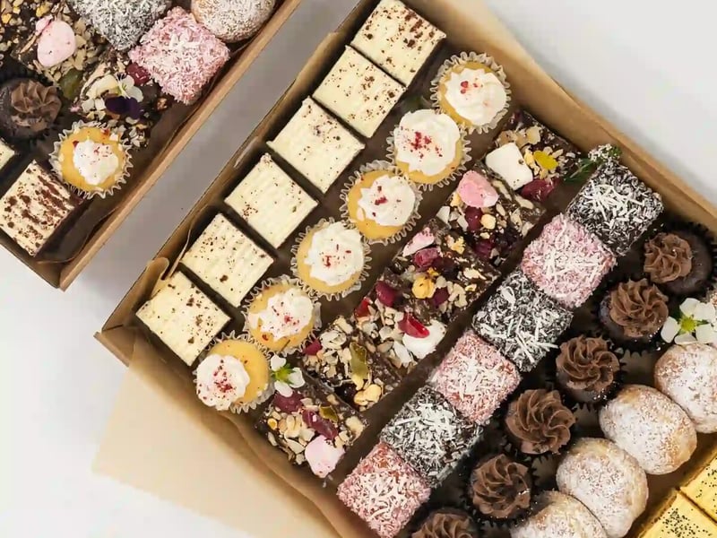 Sweet Flavours Box: Salt Wind Catering