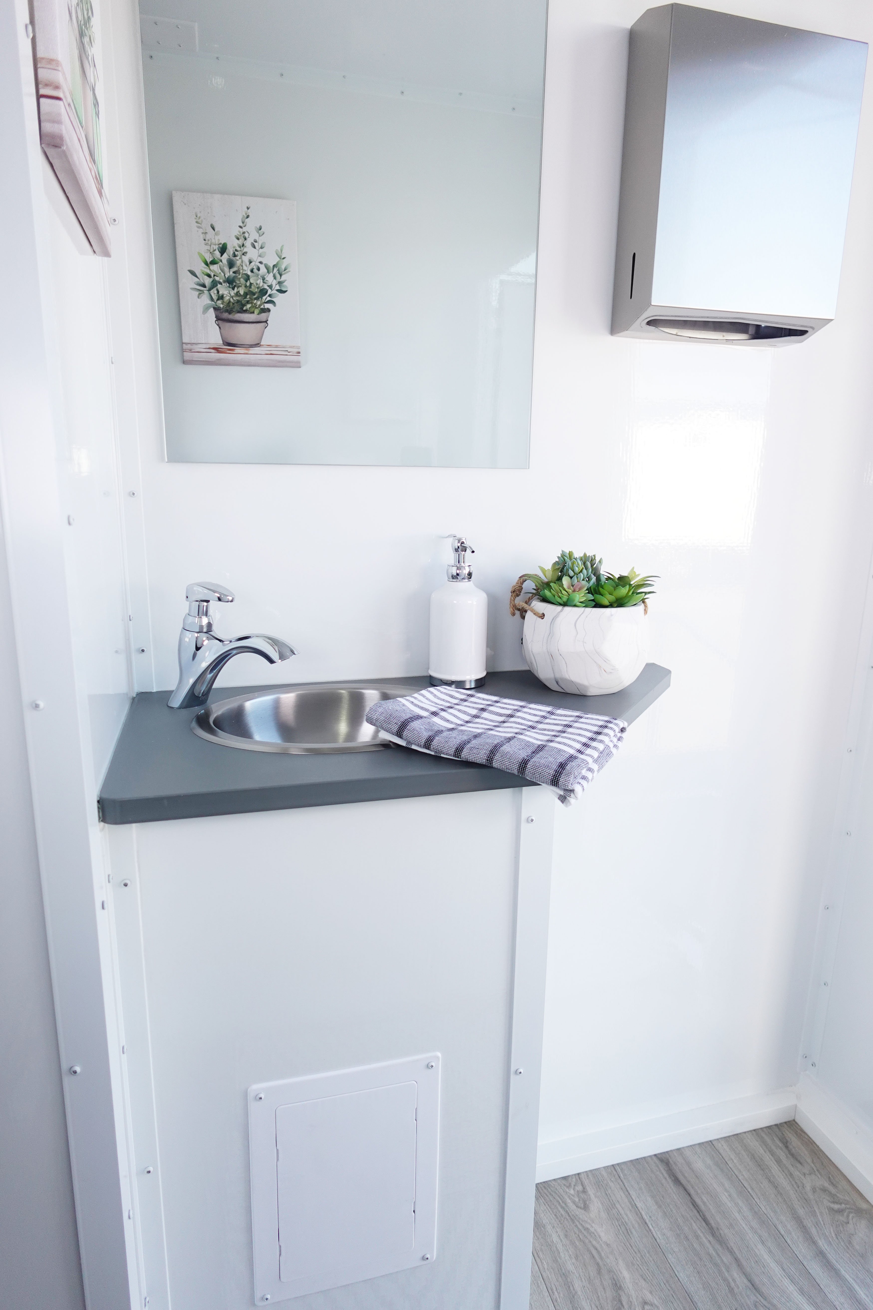 Beehive Bathrooms photo 4
