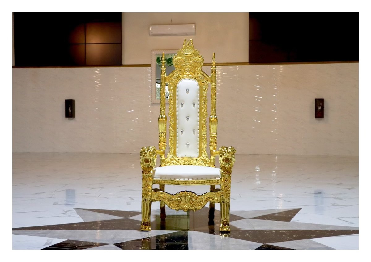 Fapiena Throne Chair Rental photo 1