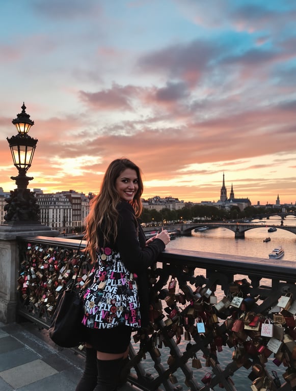 Esempio di foto — Foto IA a Parigi: Torre Eiffel e altro