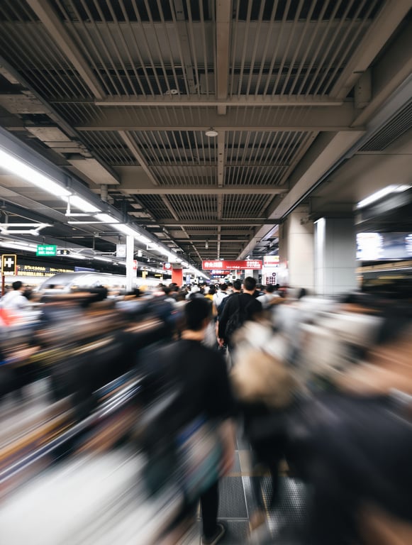 Fotobeispiel — KI-Fotos in Tokio: Neonlichter und Kultur