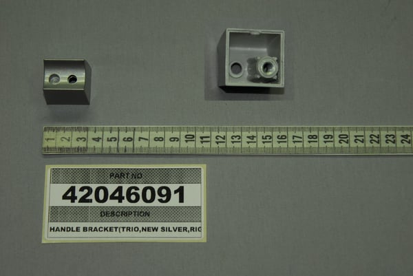 Handle Bracket (Trio,New Silver,Right)