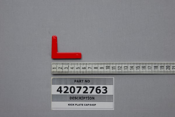 Kick Plate Cap/640P