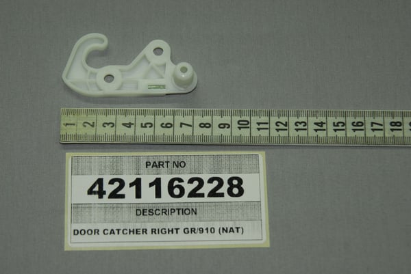 Door Catcher Right GR/910 (Nat)