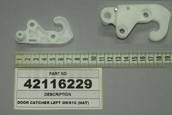 Door Catcher Left GR/910 (Nat)