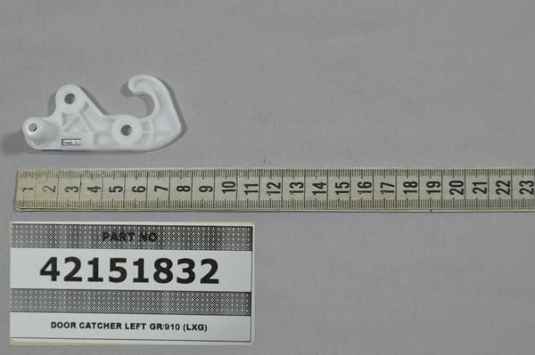 Door Catcher Left GR/910 (Lxg)