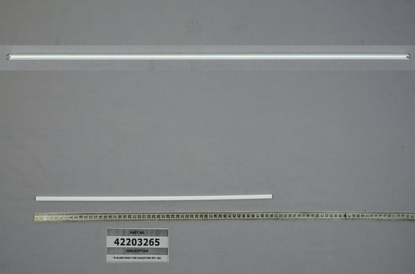 R.Glass Shelf FR Trim/366 Wh RV1