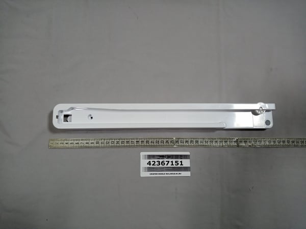 Crisper Middle Rail/653 (S.W.) Rv