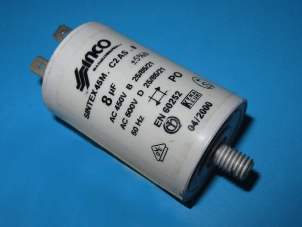 Kondensator 8UF
