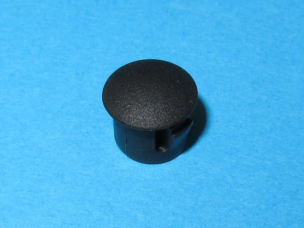 Plug D8 SR1085